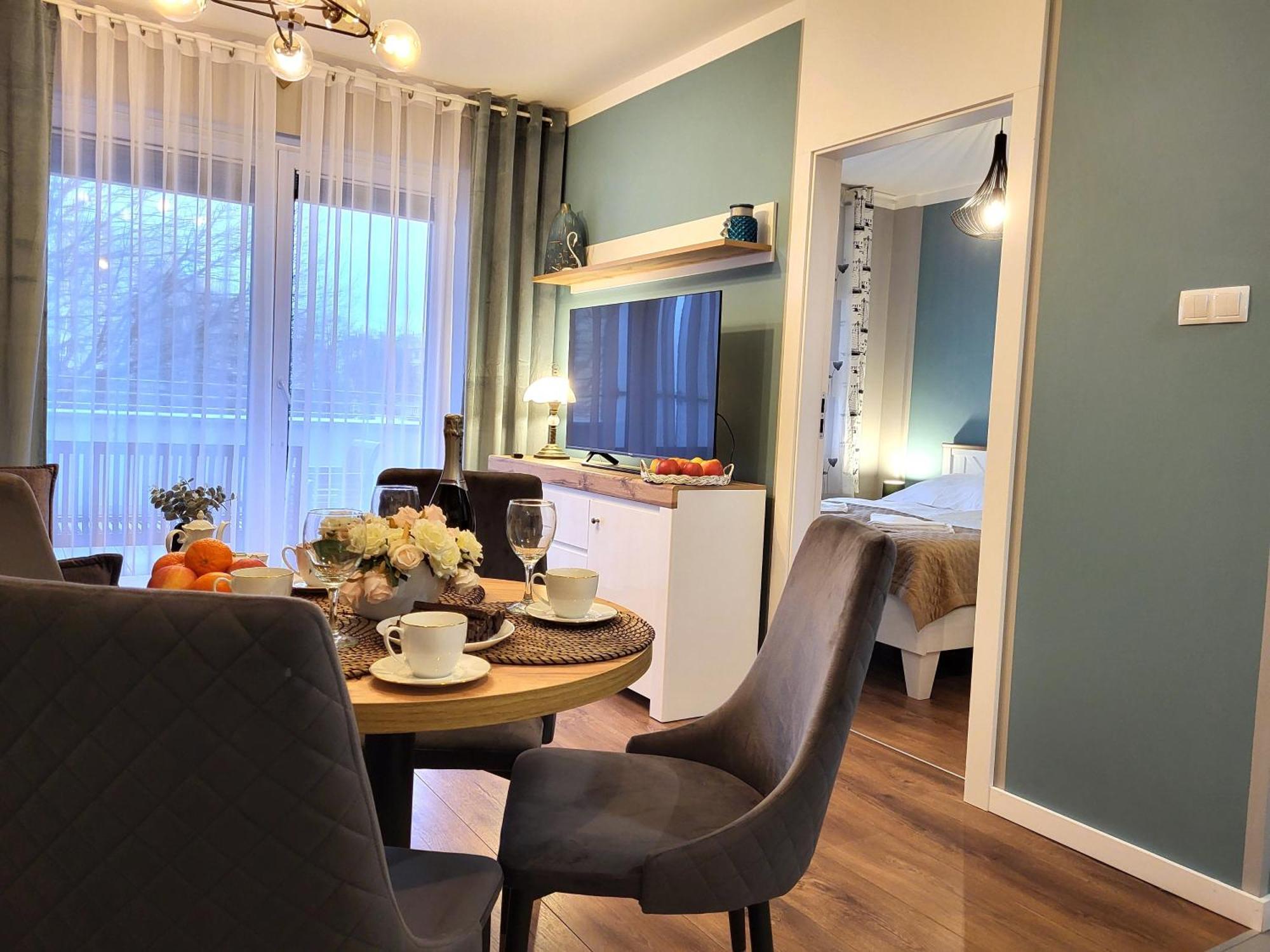 Miodowy Dom Exspanse Apartament 2 Lub 3 Pokoje Z Tarasem I Parkingiem Колобжег Екстер'єр фото