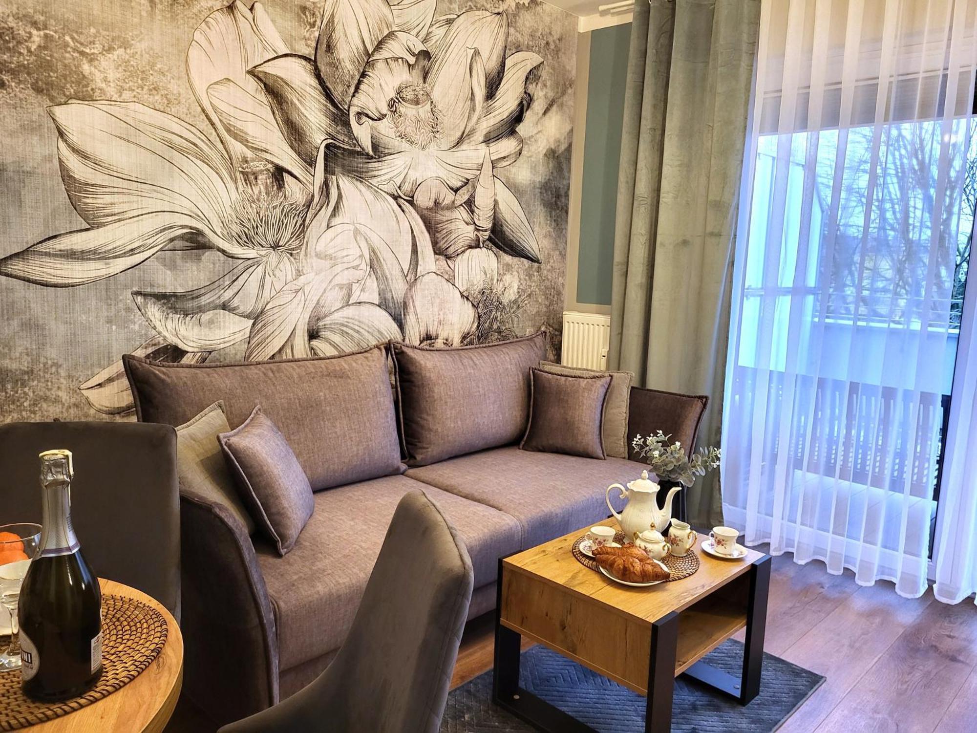 Miodowy Dom Exspanse Apartament 2 Lub 3 Pokoje Z Tarasem I Parkingiem Колобжег Екстер'єр фото
