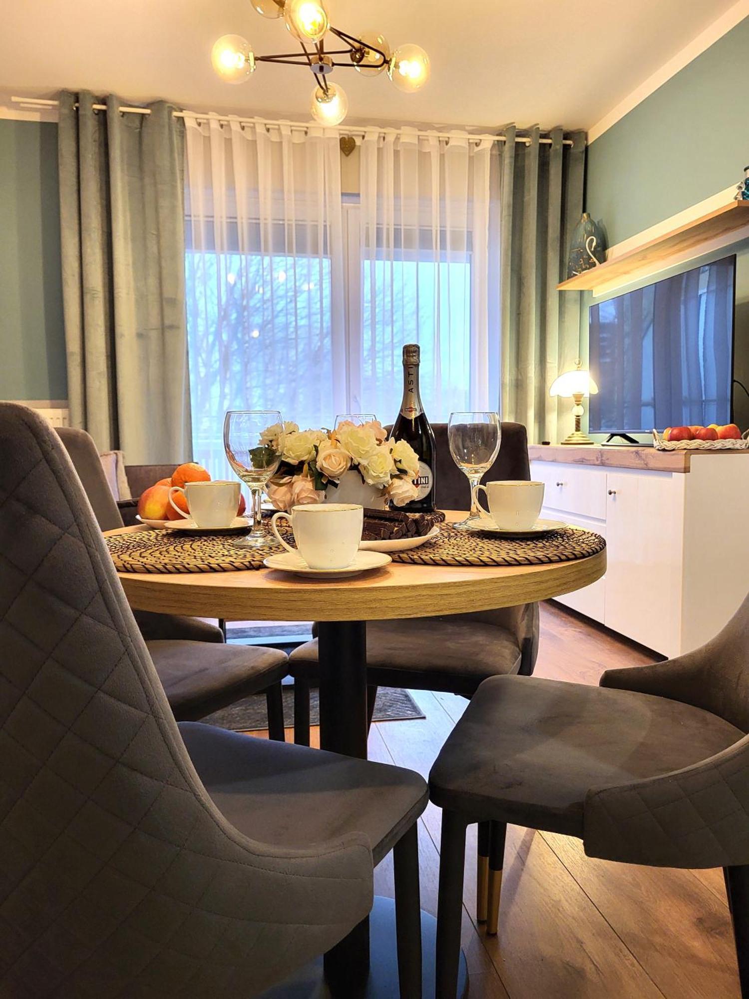 Miodowy Dom Exspanse Apartament 2 Lub 3 Pokoje Z Tarasem I Parkingiem Колобжег Екстер'єр фото