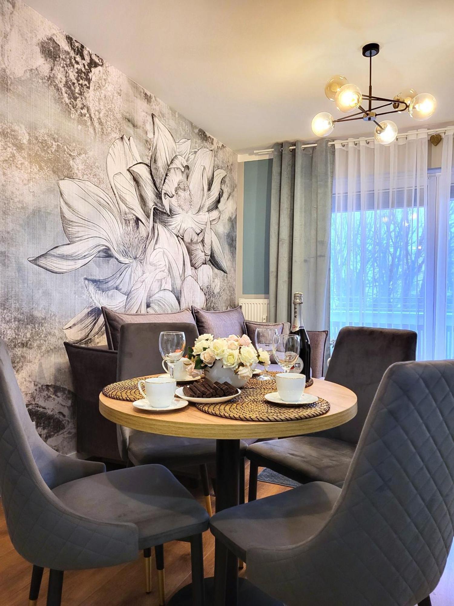 Miodowy Dom Exspanse Apartament 2 Lub 3 Pokoje Z Tarasem I Parkingiem Колобжег Екстер'єр фото