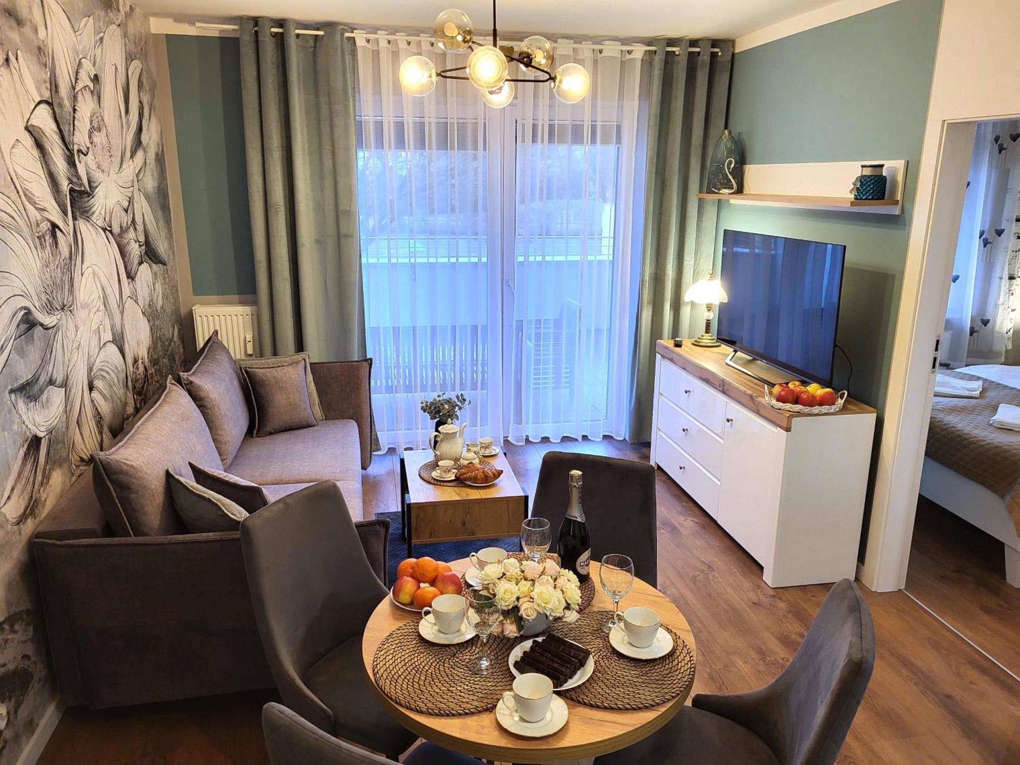 Miodowy Dom Exspanse Apartament 2 Lub 3 Pokoje Z Tarasem I Parkingiem Колобжег Екстер'єр фото