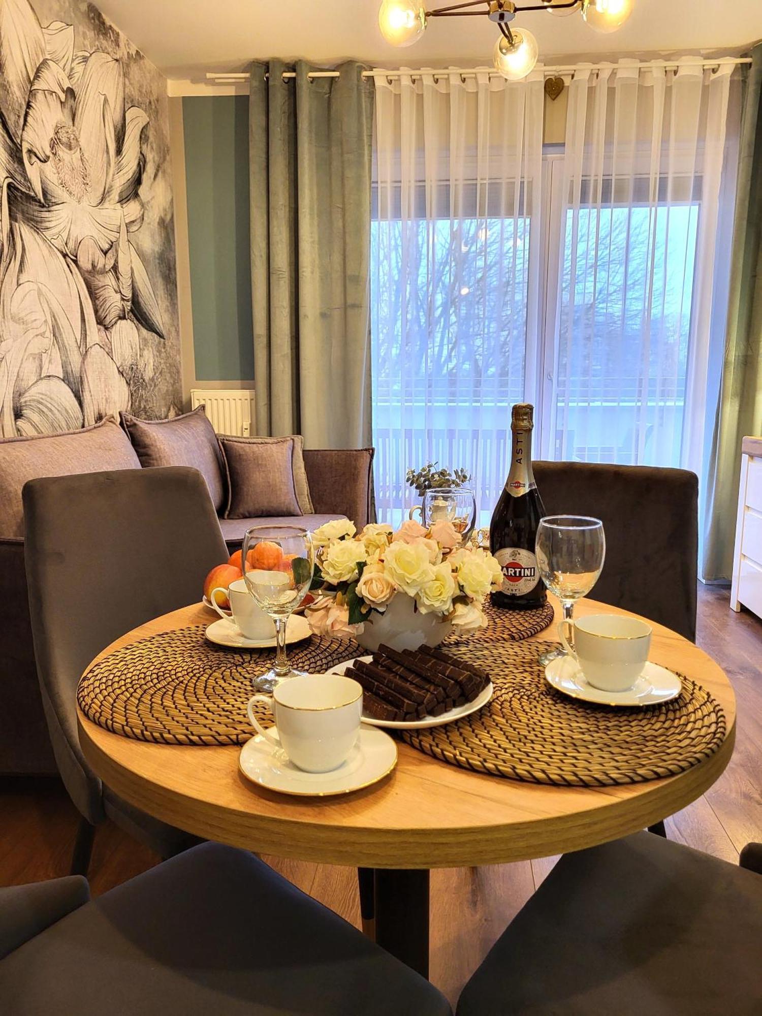 Miodowy Dom Exspanse Apartament 2 Lub 3 Pokoje Z Tarasem I Parkingiem Колобжег Екстер'єр фото